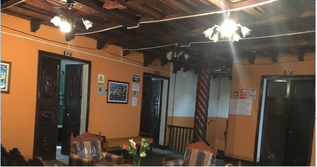Hostal La Chorrera Quito Esterno foto