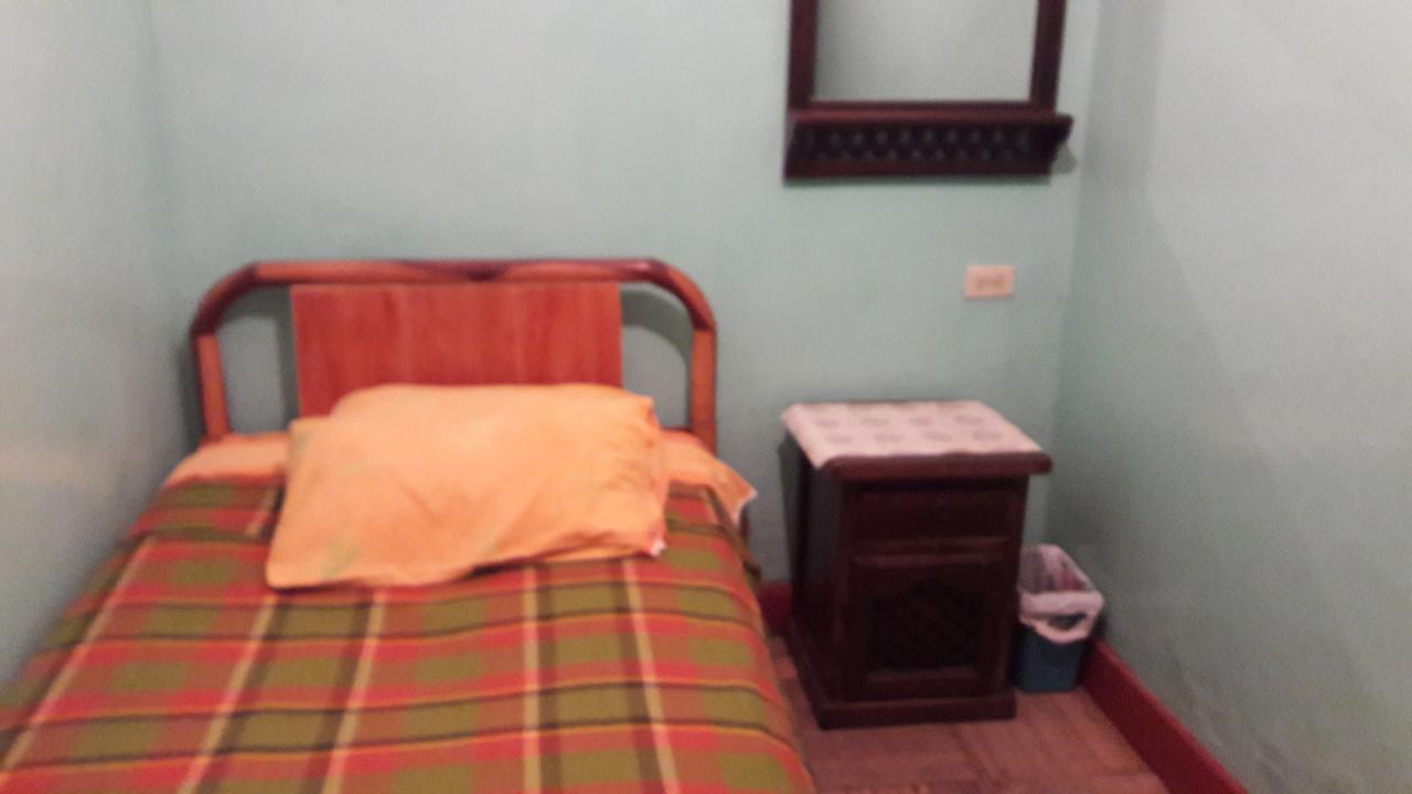 Hostal La Chorrera Quito Esterno foto