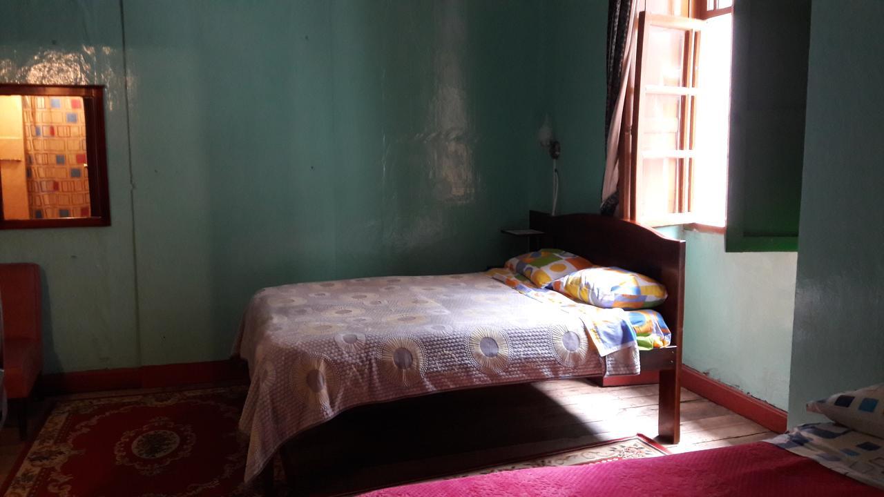 Hostal La Chorrera Quito Esterno foto