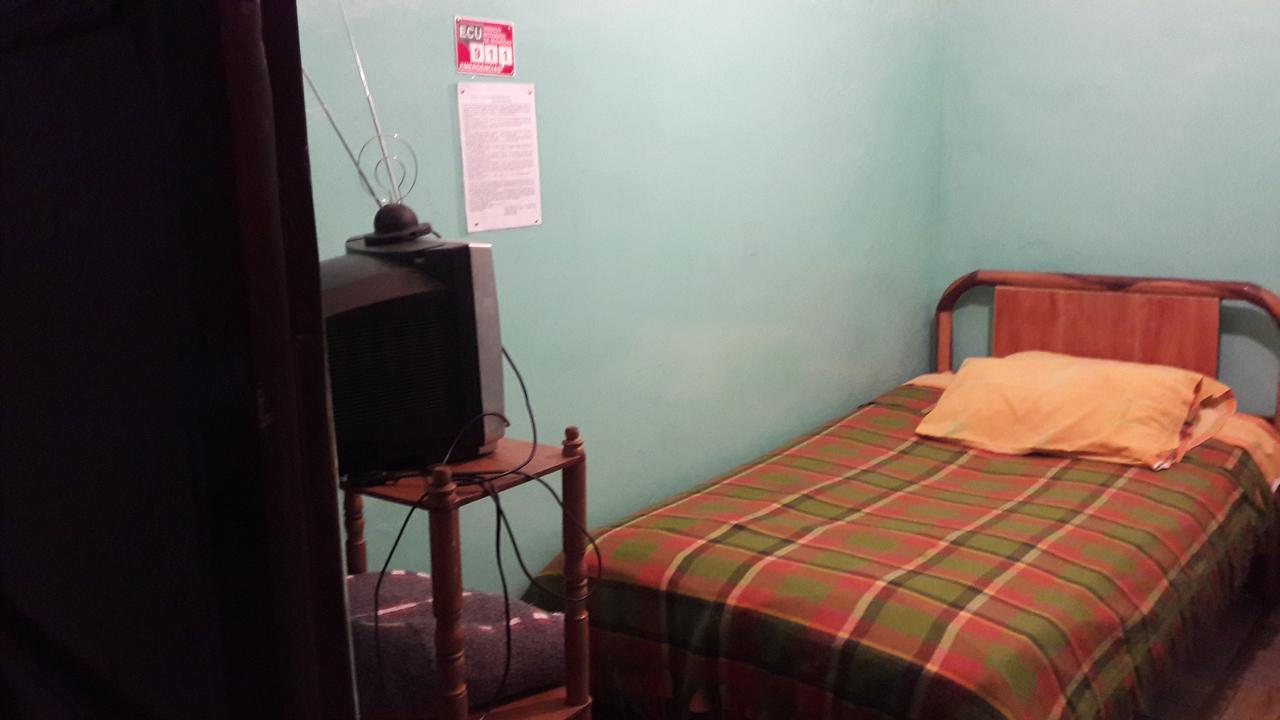Hostal La Chorrera Quito Esterno foto