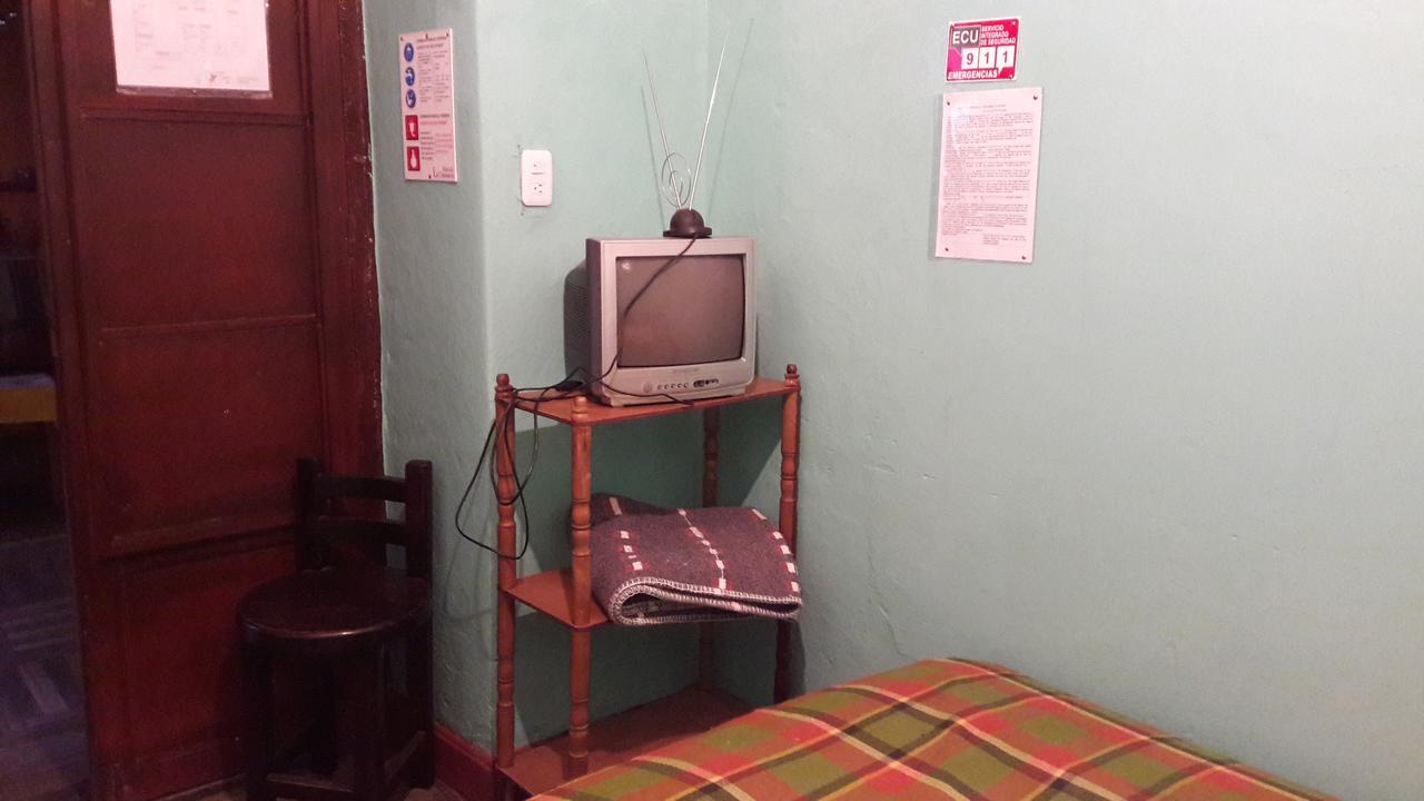 Hostal La Chorrera Quito Esterno foto